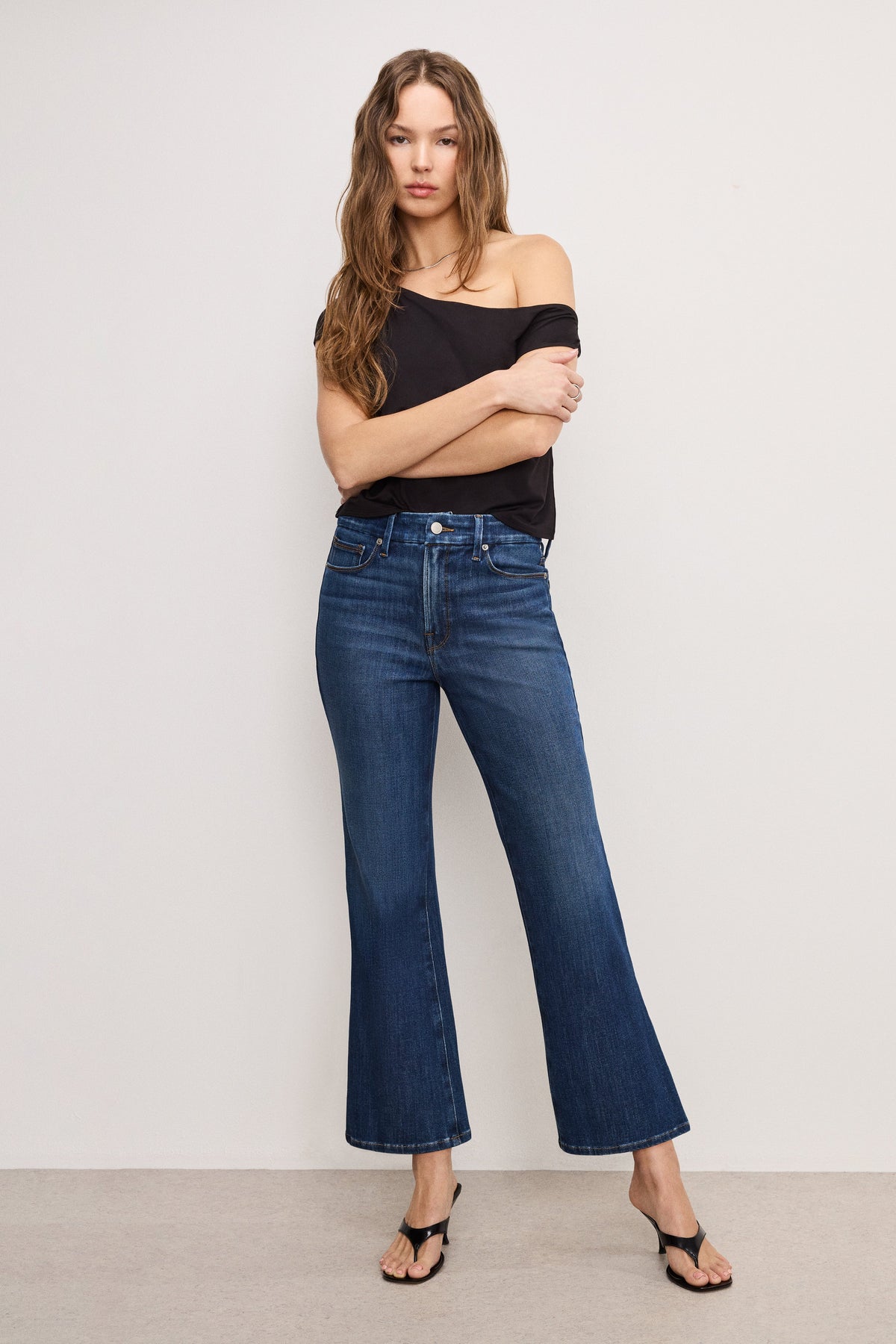 SOFT TECH GOOD LEGS CROPPED MINI BOOT JEANS INDIGO977