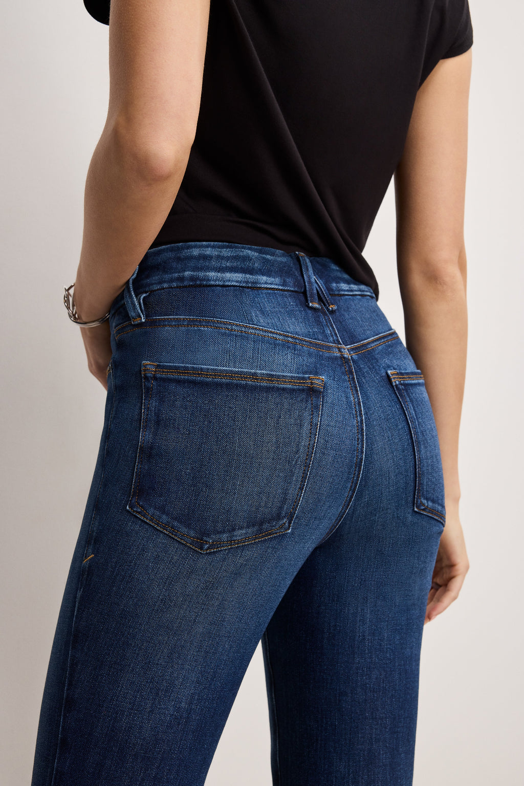 SOFT TECH GOOD LEGS CROPPED MINI BOOT JEANS INDIGO977