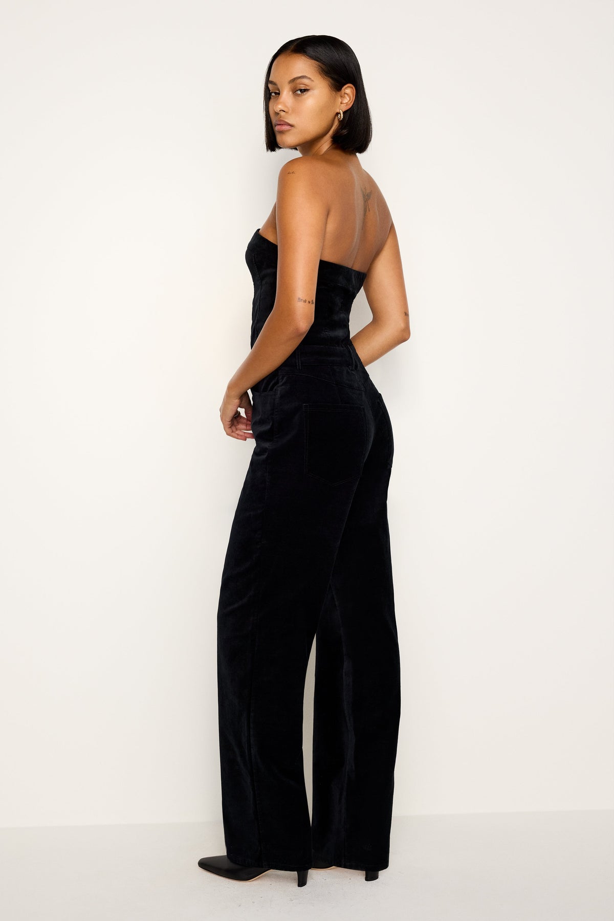 FIT FOR SUCCESS STRAPLESS VELVET JUMPSUIT BLACK001