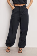 TWILL PARACHUTE PANTS BLACK001