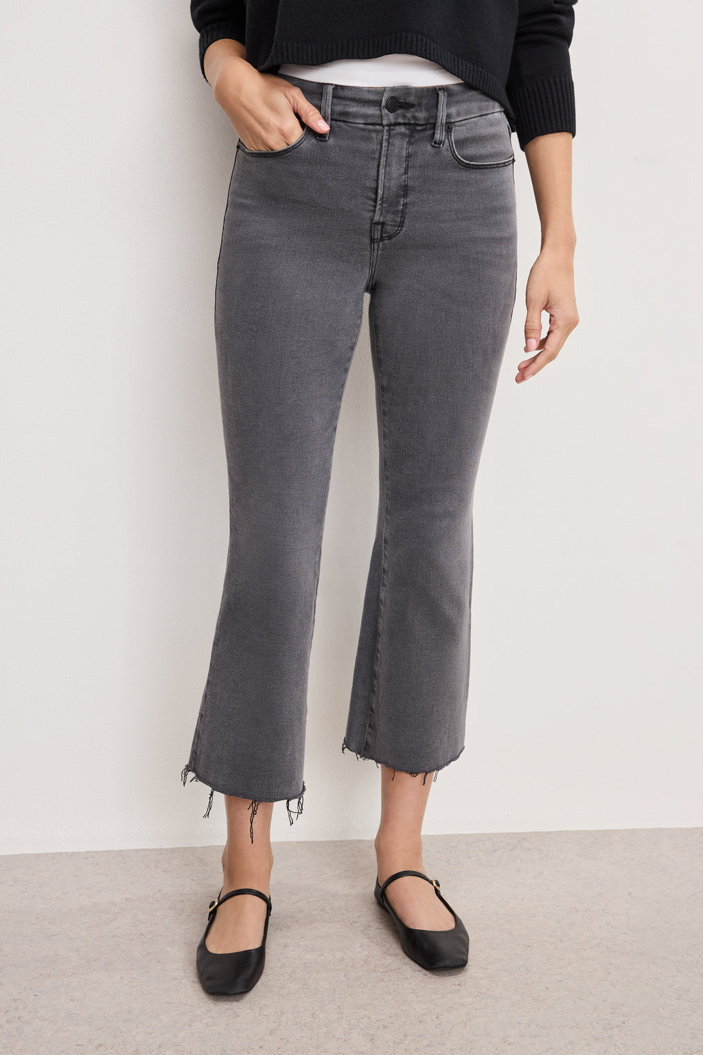 SOFT TECH GOOD LEGS CROPPED MINI BOOT JEANS BLACK405