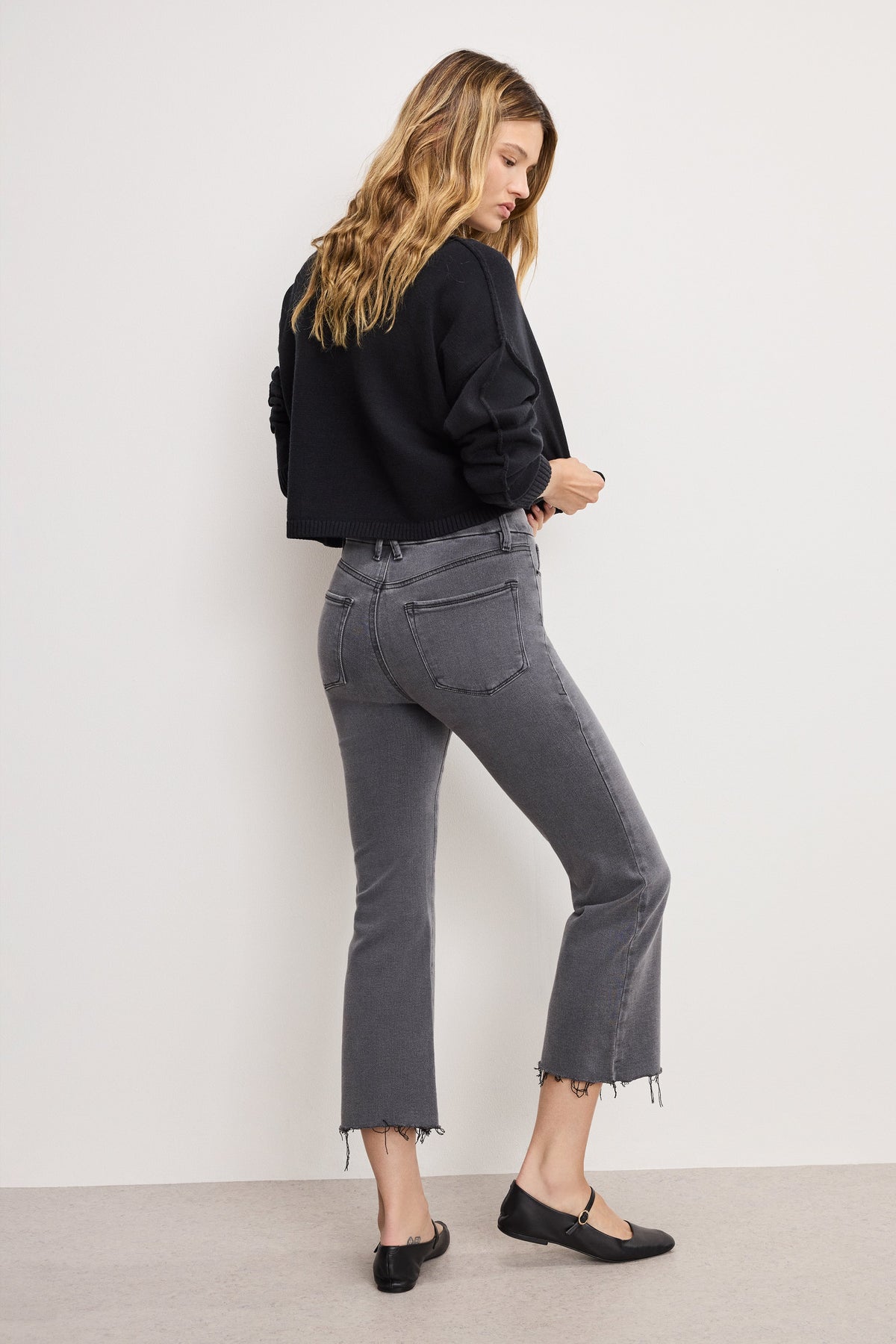 SOFT TECH GOOD LEGS CROPPED MINI BOOT JEANS BLACK405