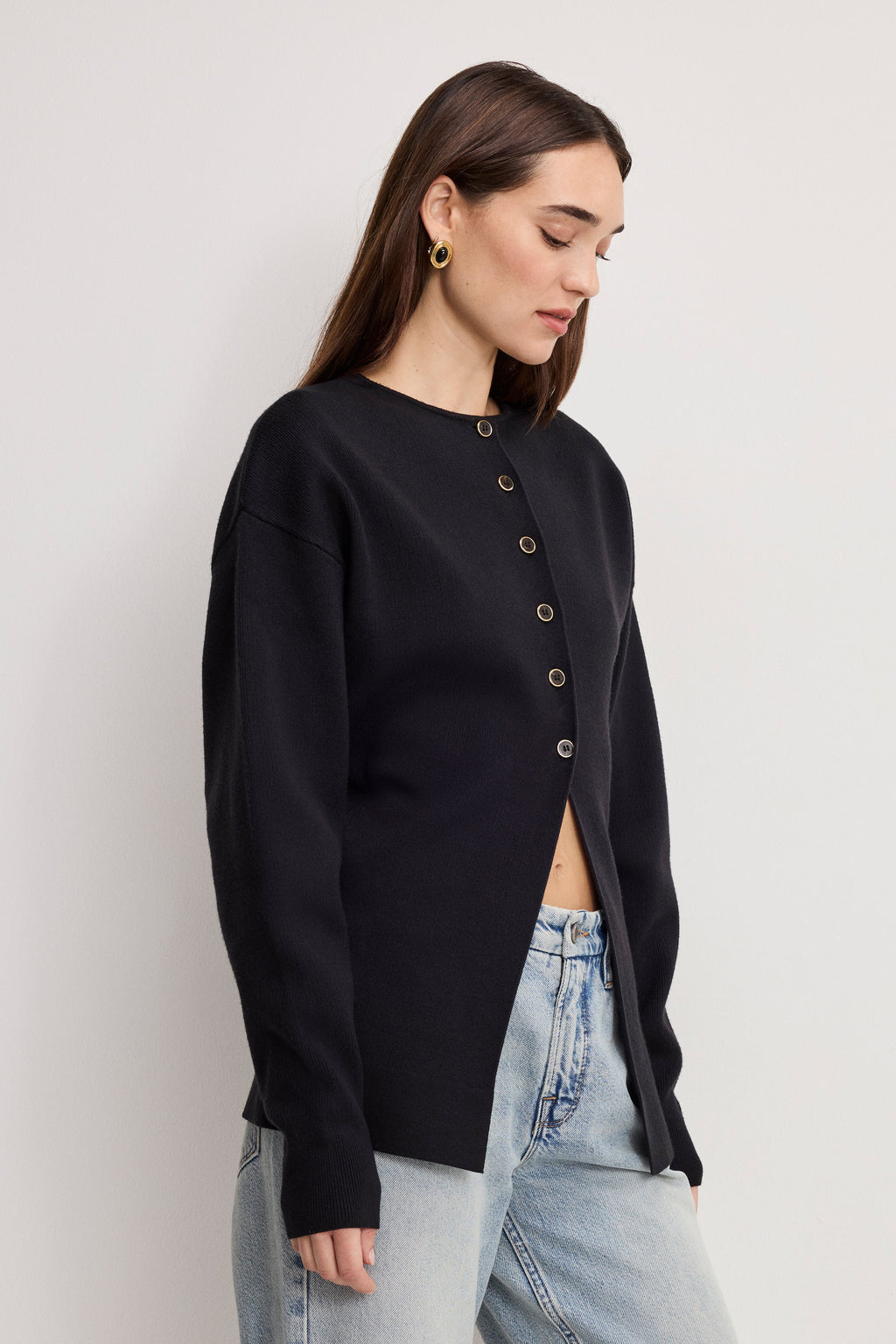 EXAGGERATED SLEEVE CARDIGAN SWEATER BLACK001