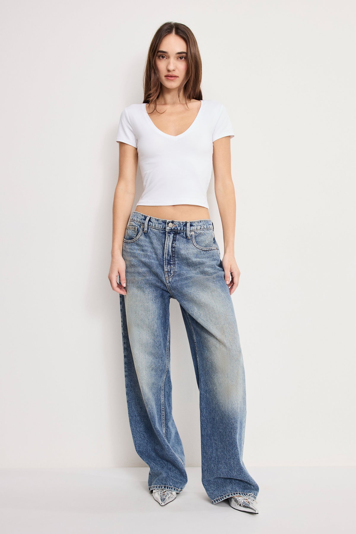 SUPER STRETCH V NECK BABY TEE WHITE001