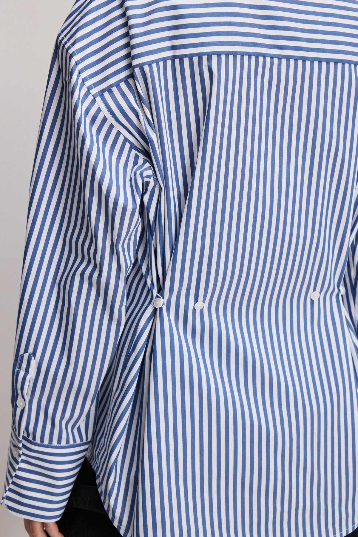 POPLIN OVERSIZED SHIRT W BUTTON ADJUSTABLE WAIST INDIGO STRIPE