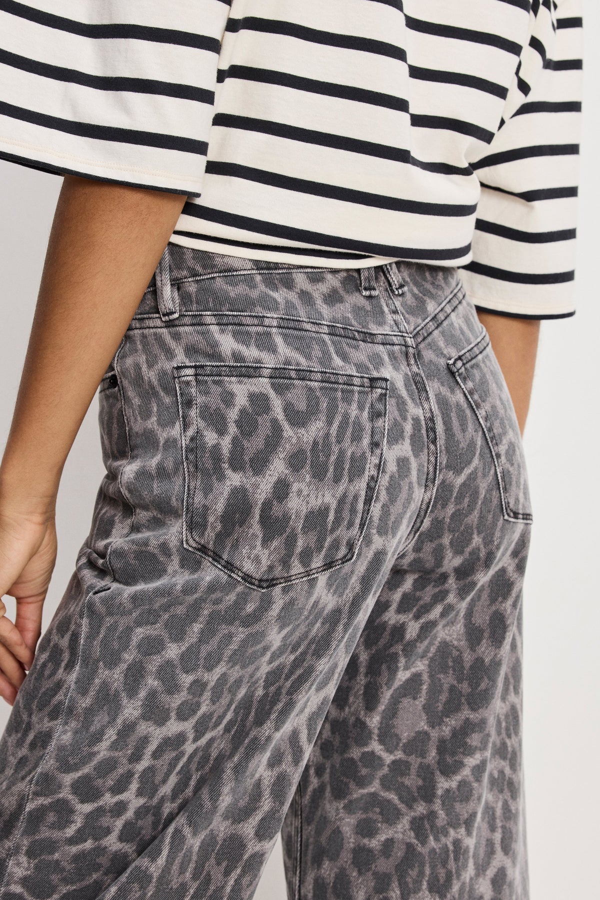 GOOD BARREL JEANS GREY LUCKY LEOPARD