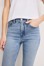 SOFT TECH GOOD LEGS STRAIGHT JEANS INDIGO711
