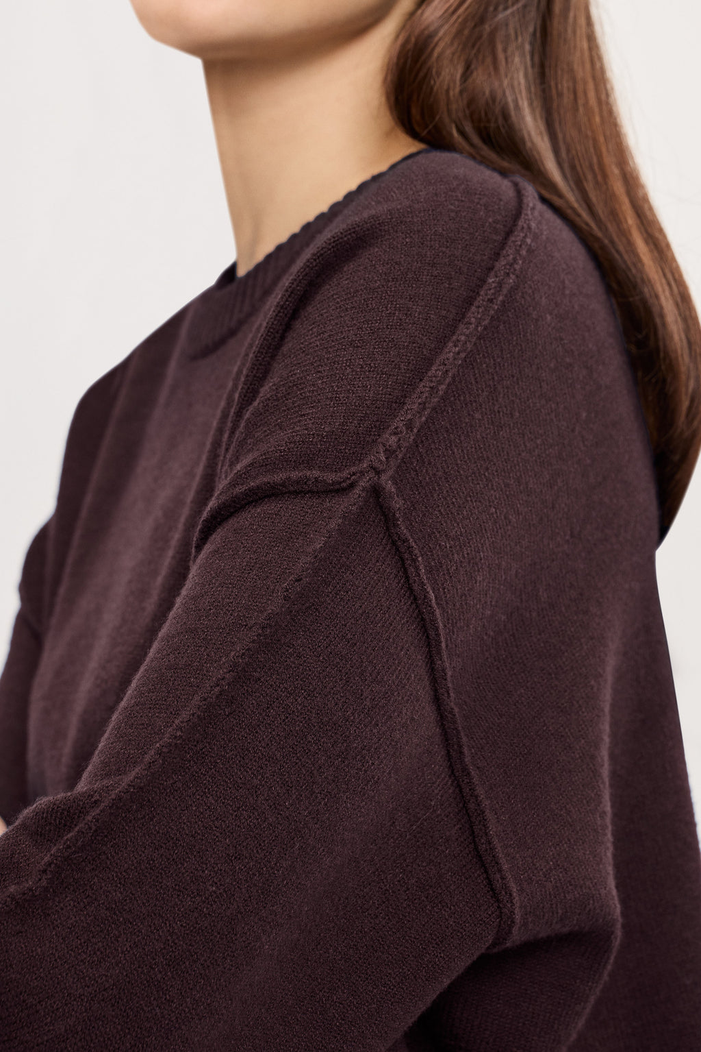 COZY KNIT CREW NECK BARK003