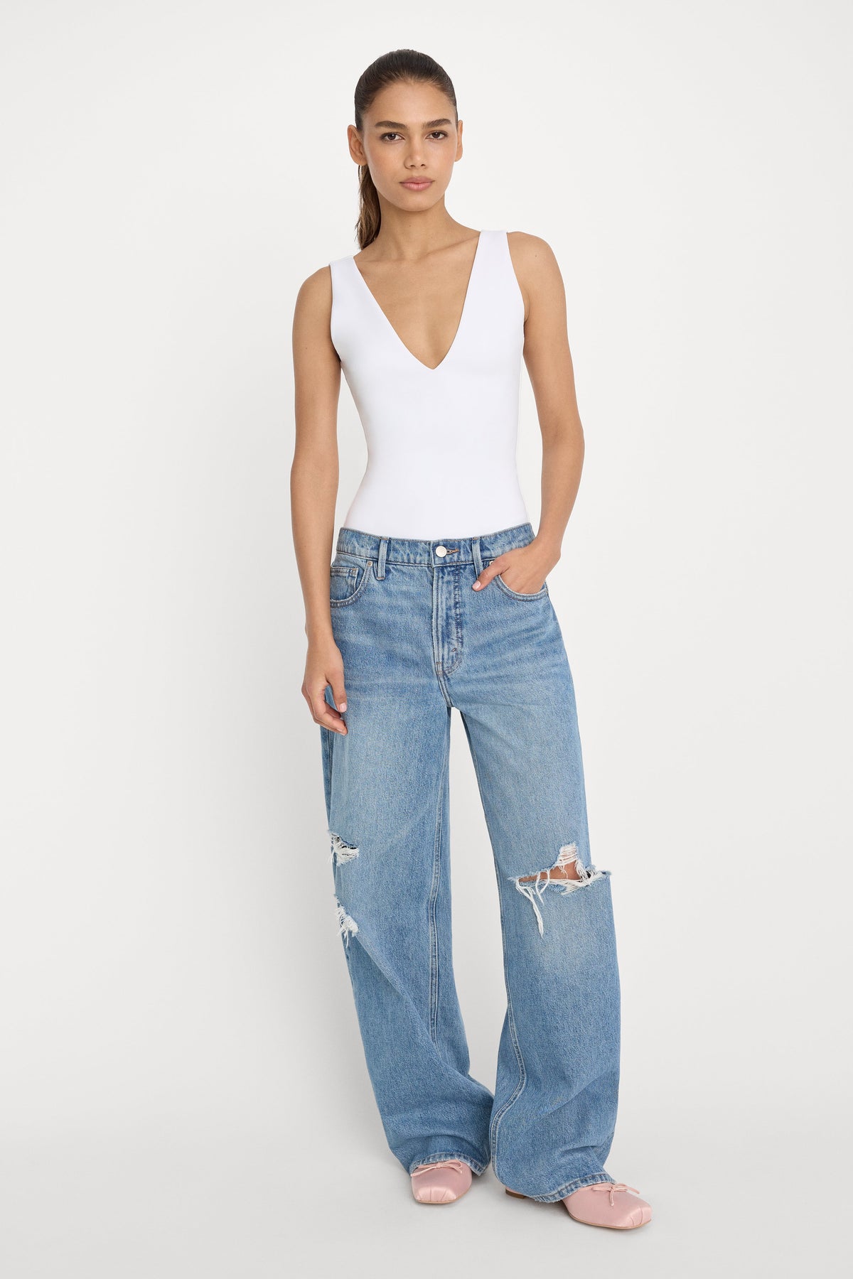 SCULPTING DEEP V BODYSUIT WHITE001