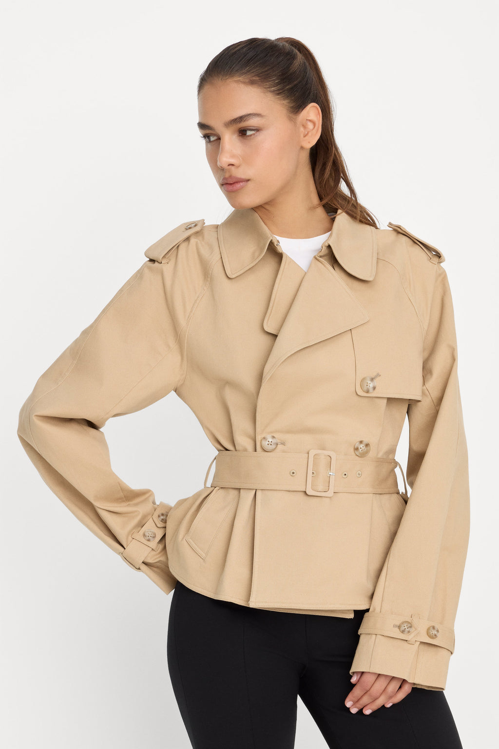 THE CROPPED TRENCH JACKET SANDY FAWN