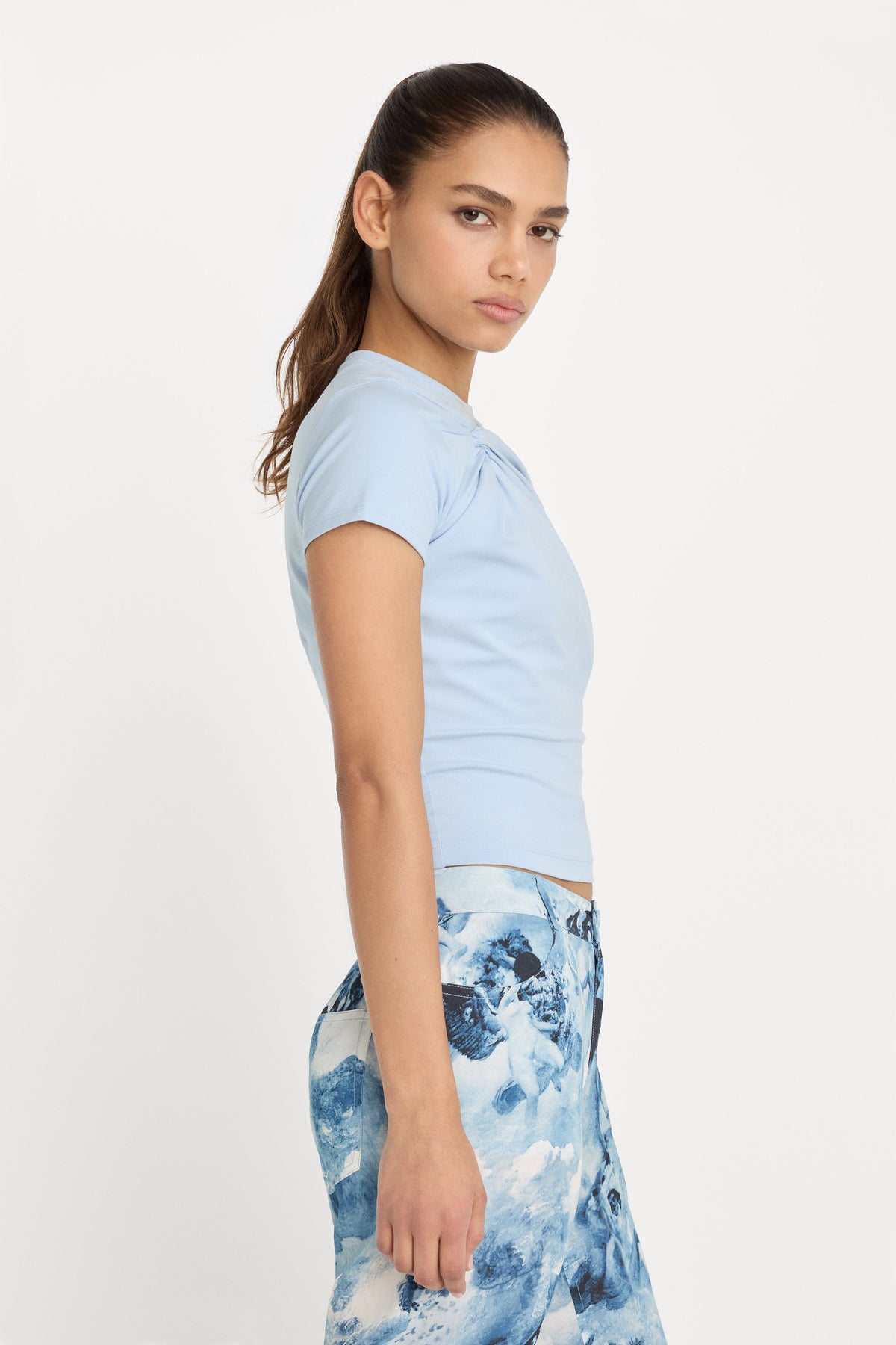 SUPER STRETCH TWIST TEE SKY