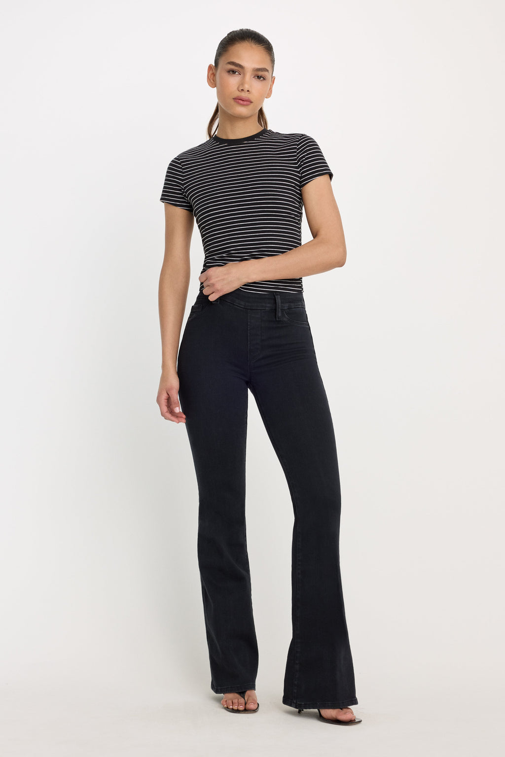 POWER STRETCH PULL-ON FLARE JEANS BLACK001