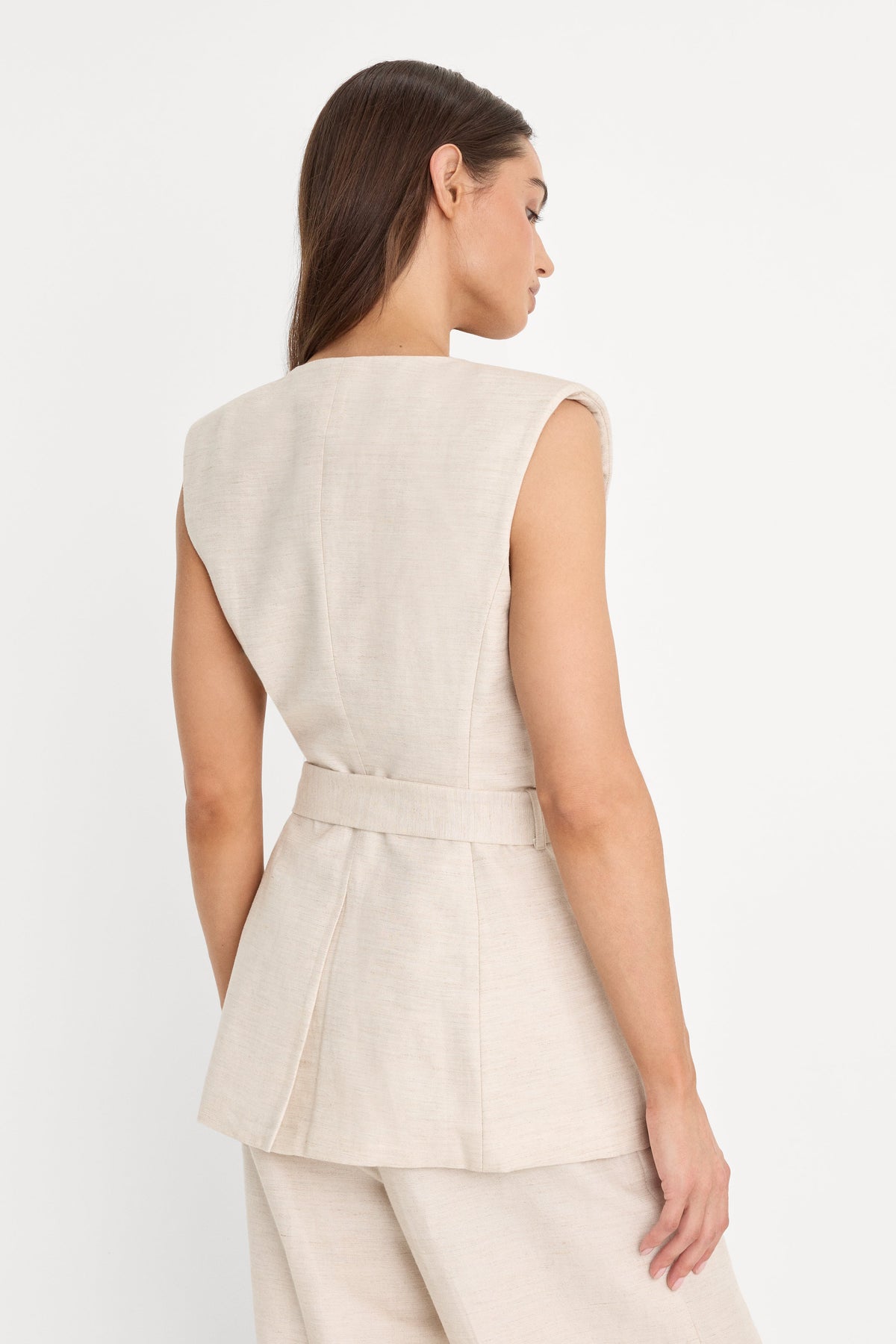 LINEN SLEEVELESS BELTED VEST OAT