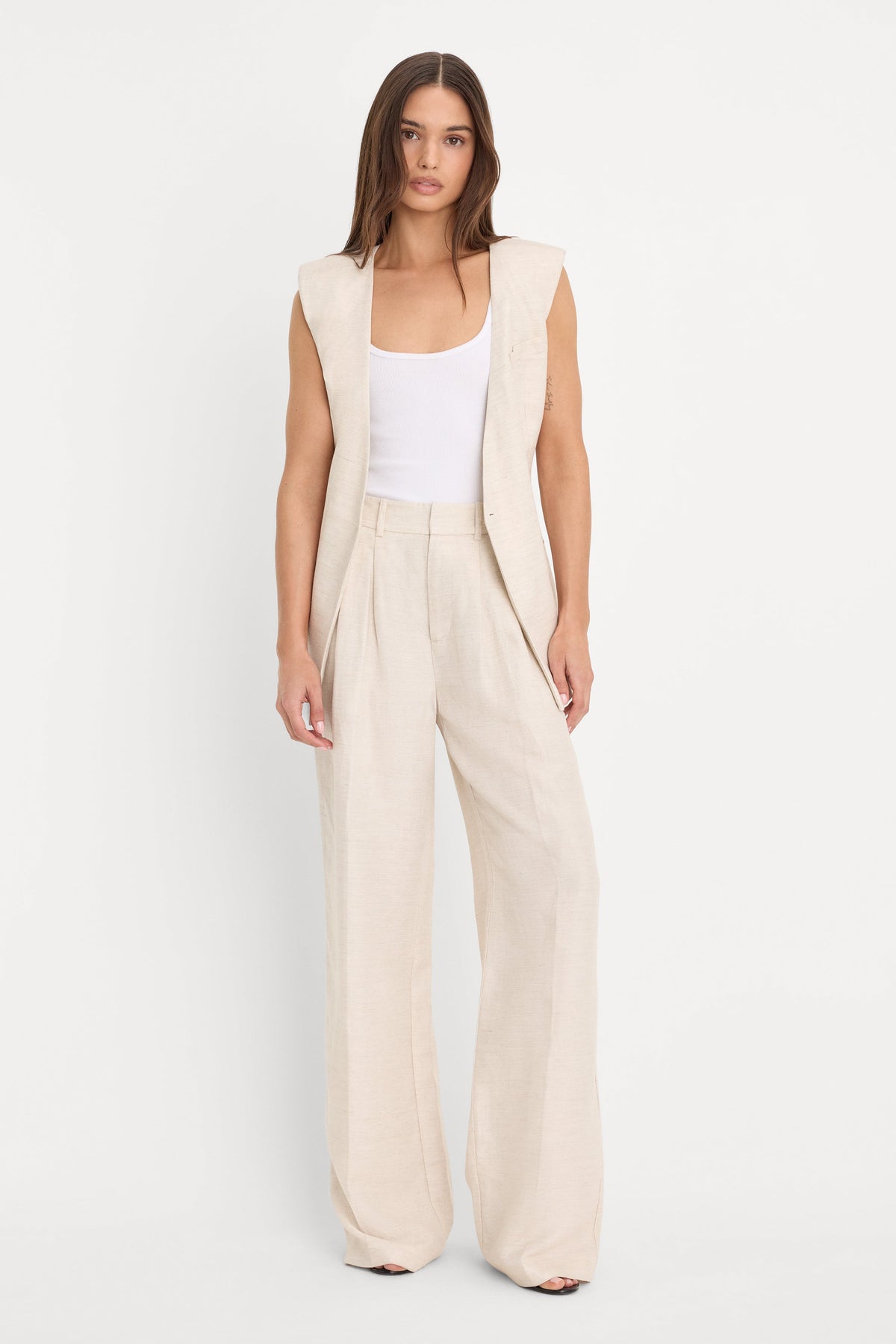 THE RELAXED LINEN TROUSER OAT