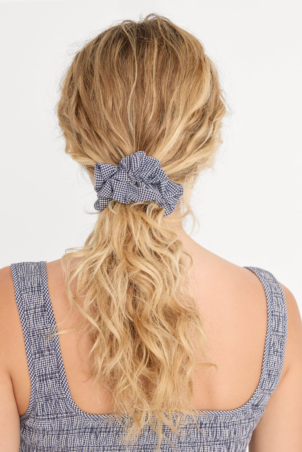 THE SCRUNCHIE HORIZON GINGHAM SMALL
