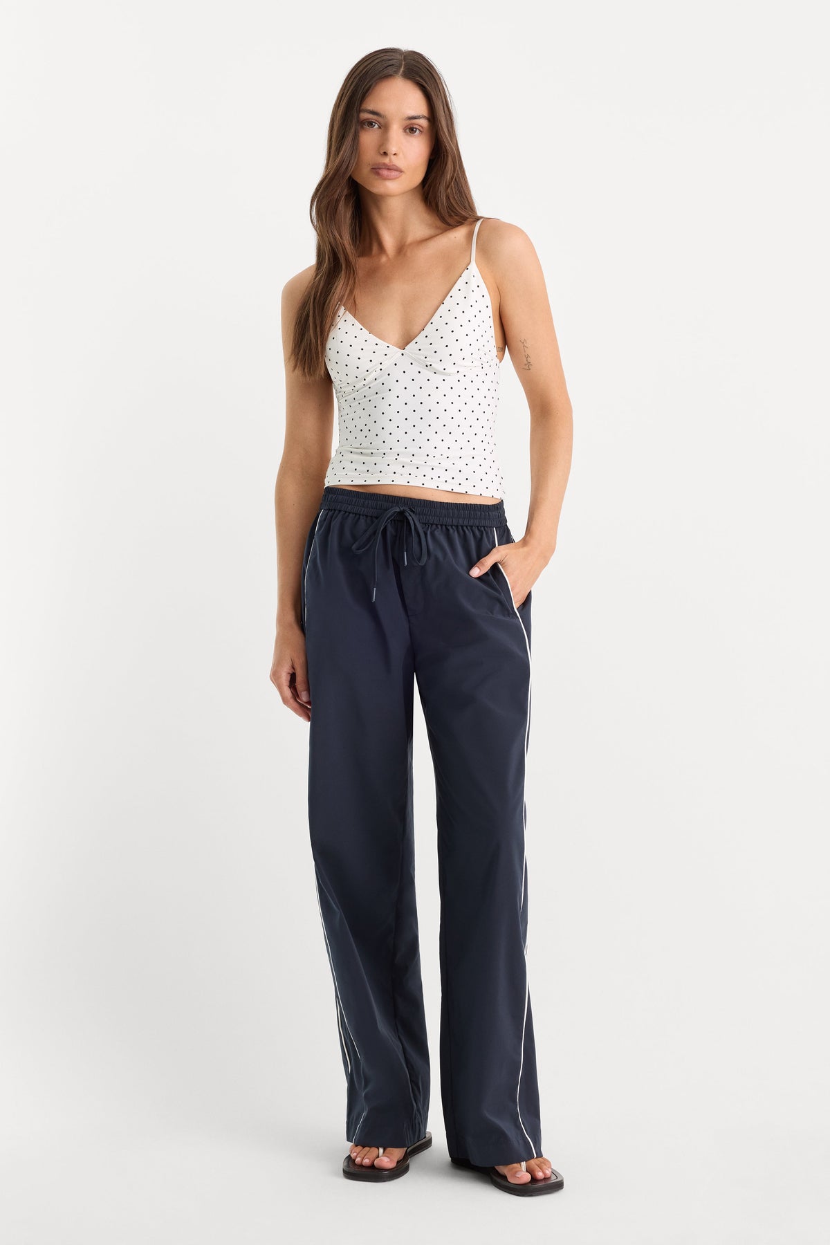 THE WEIGHTLESS SCULPTING MODERN TANK MINI DOT WHITE