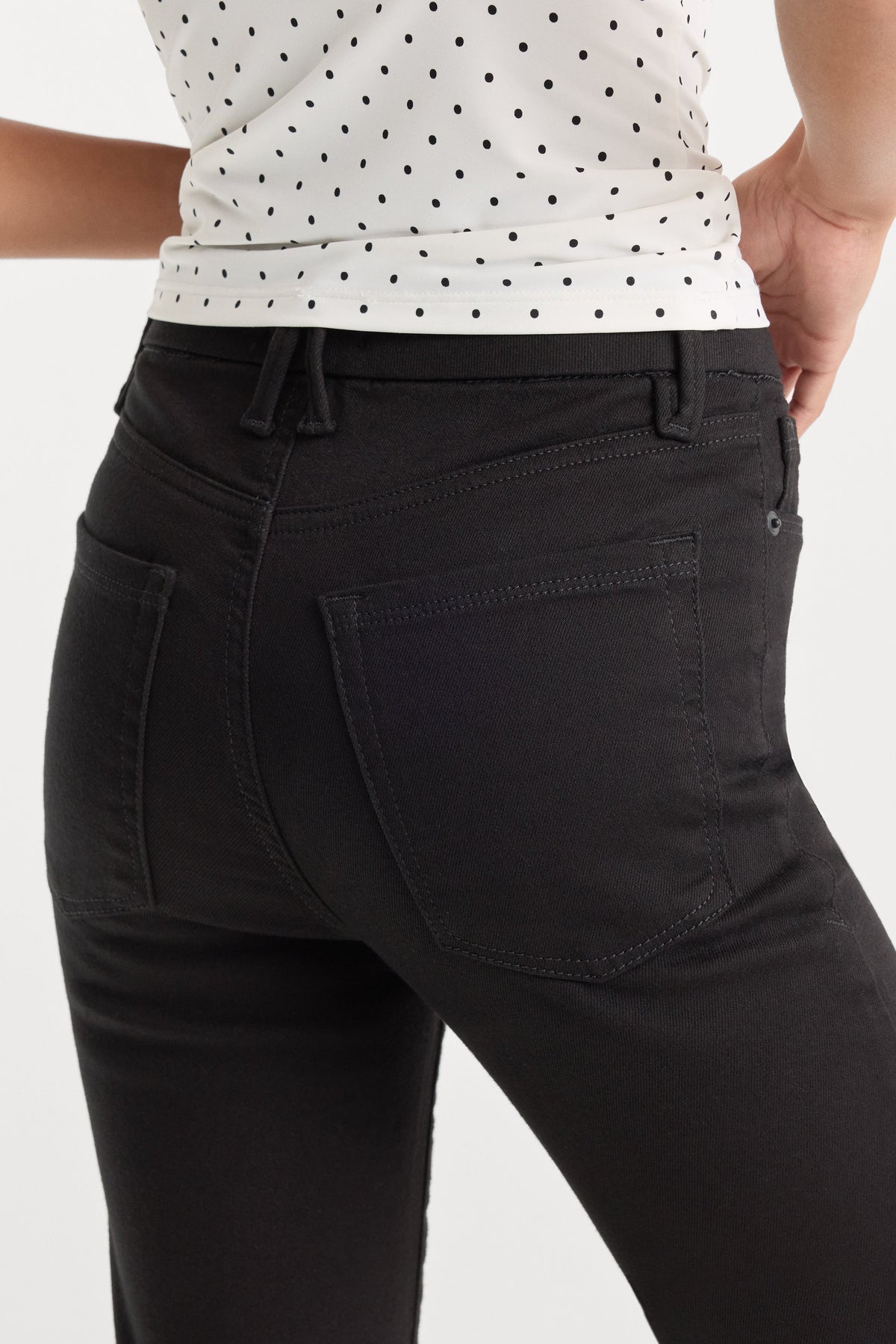 NEVER FADE GOOD PETITE STRAIGHT JEANS BLACK