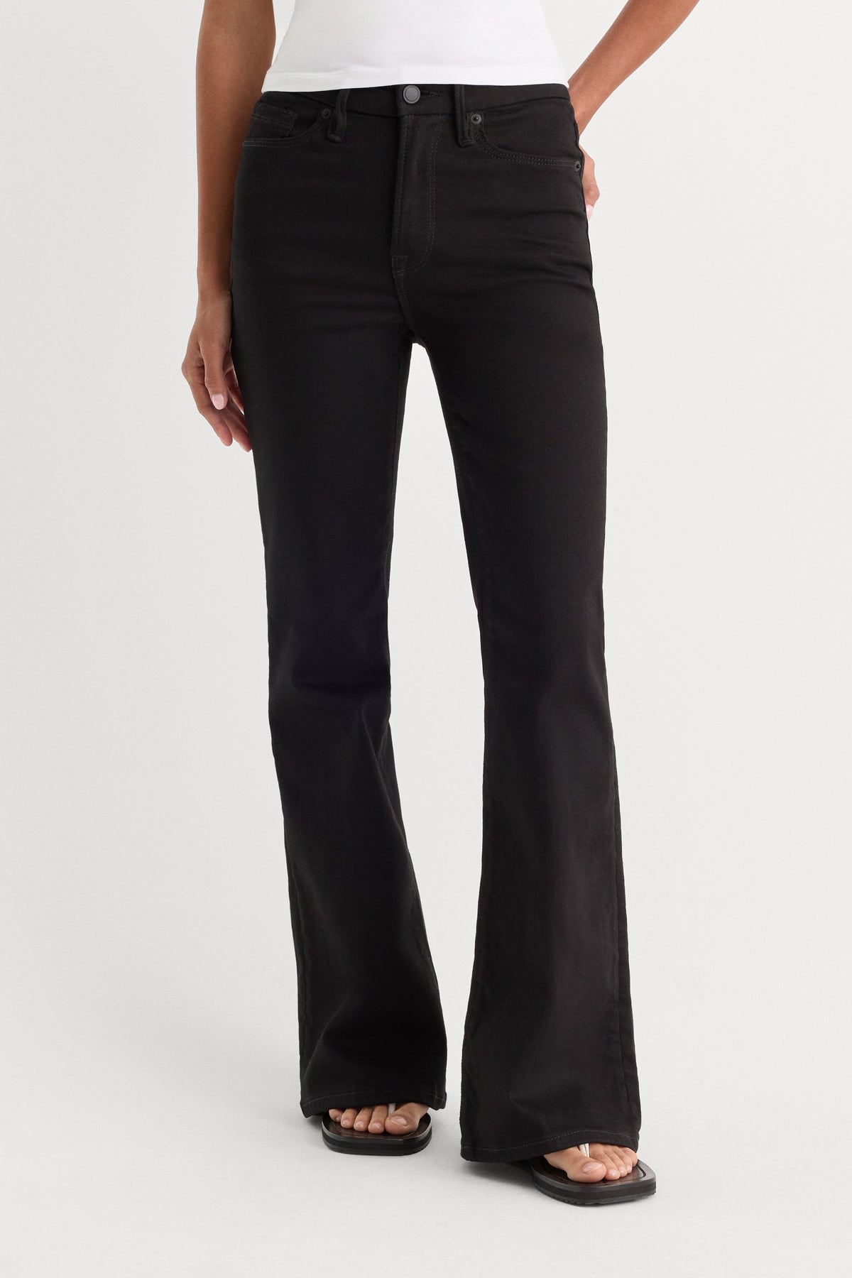 NEVER FADE GOOD PETITE FLARE JEANS BLACK