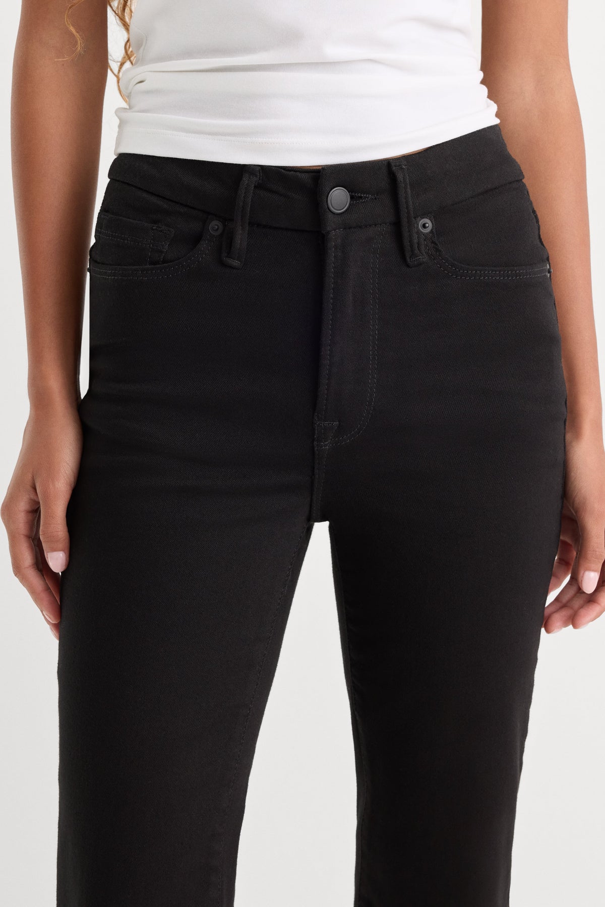 NEVER FADE GOOD PETITE FLARE JEANS BLACK