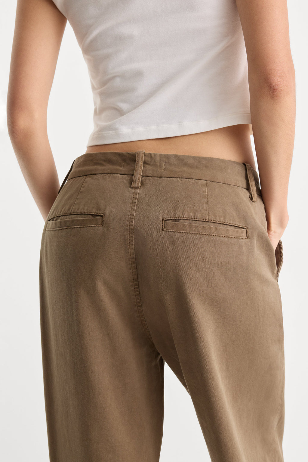 LOW SLUNG BAGGY TROUSER TEA BARK