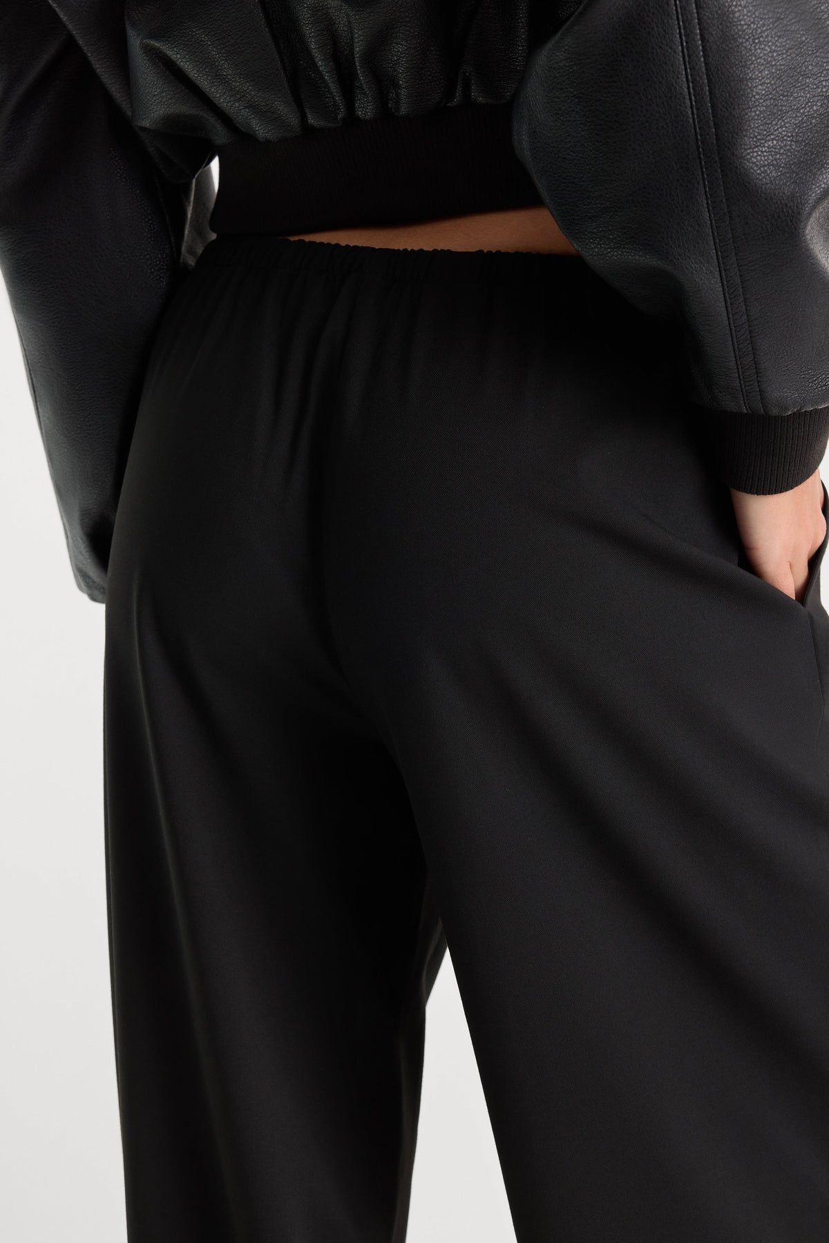 THE PULL ON TROUSER BLACK001