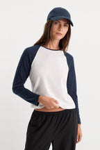 THE LONG SLEEVE RAGLAN TEE CHALK