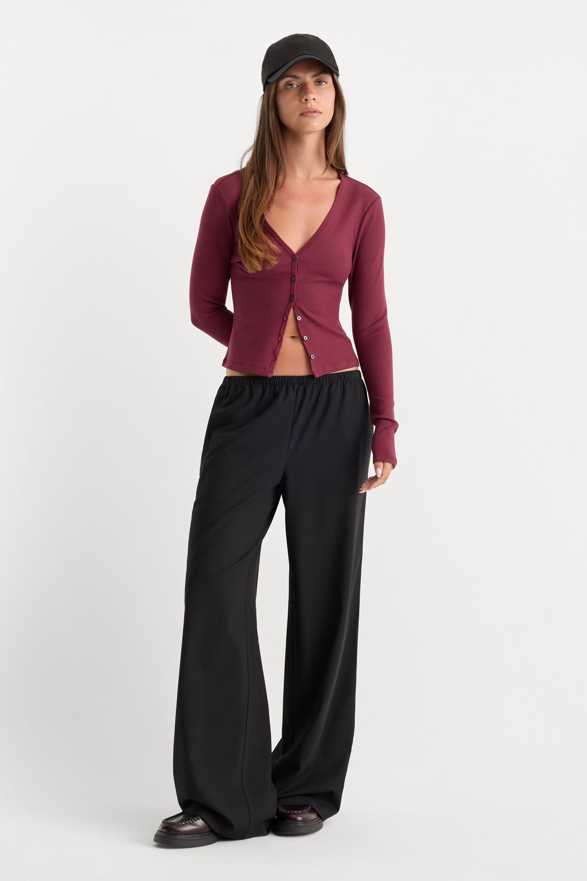THE RIB V NECK CARDIGAN BERRY NOIR