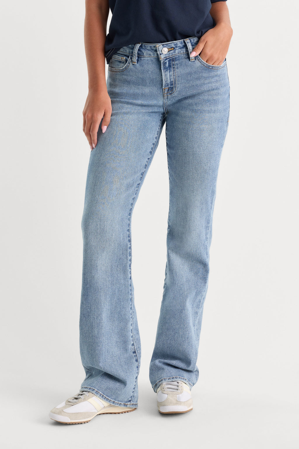 GOOD LOW RISE BOOTCUT JEANS WHISPER