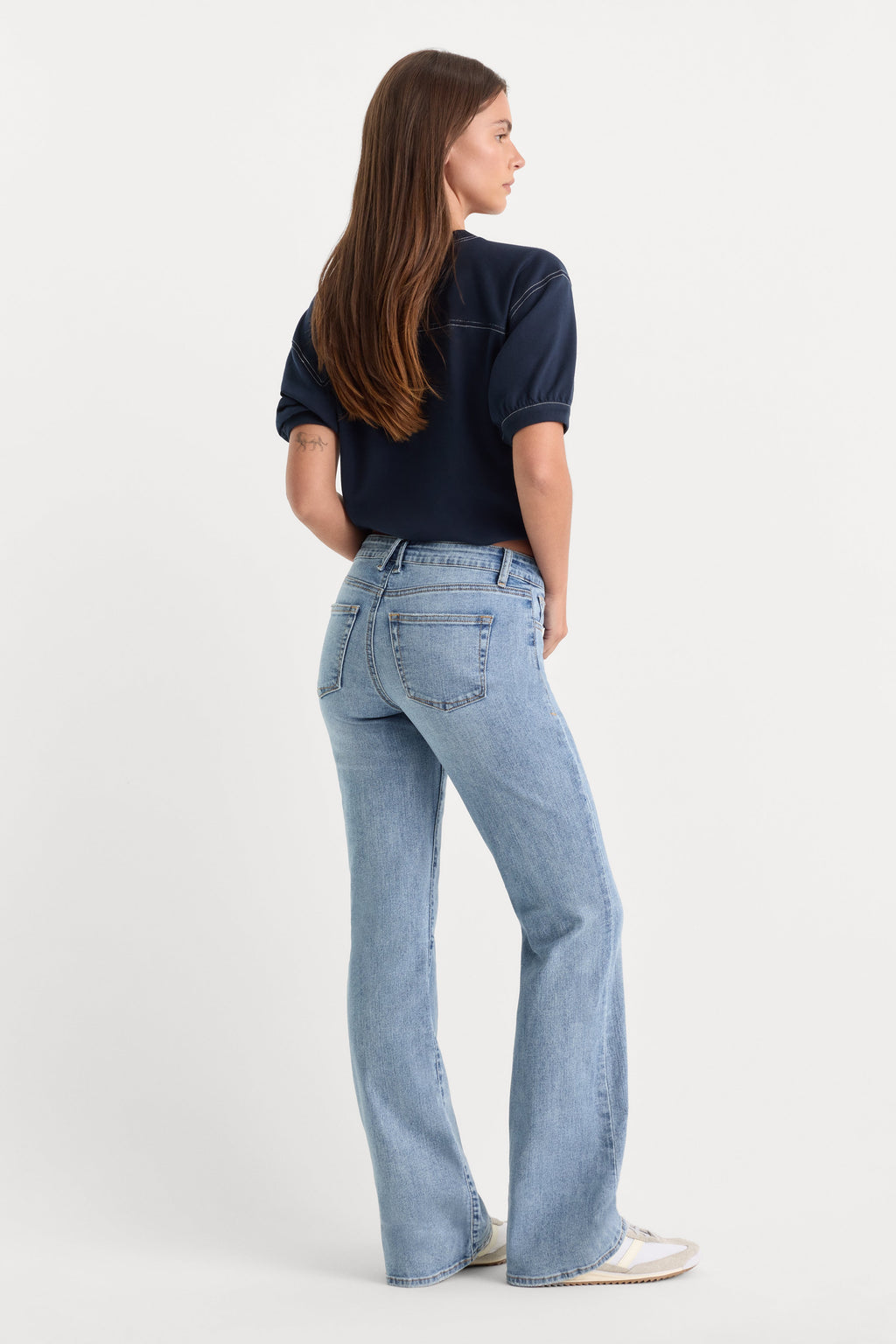 GOOD LOW RISE BOOTCUT JEANS WHISPER