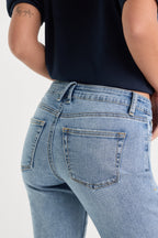 GOOD LOW RISE BOOTCUT JEANS WHISPER