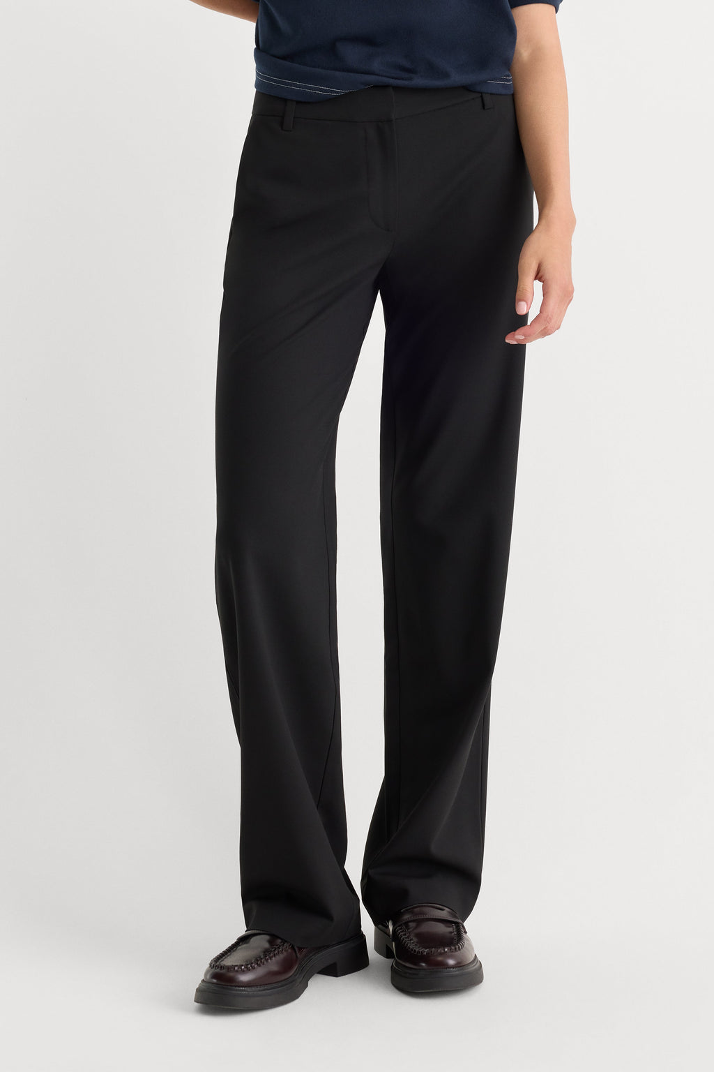 THE LOW RISE STRAIGHT LEG TROUSER BLACK001