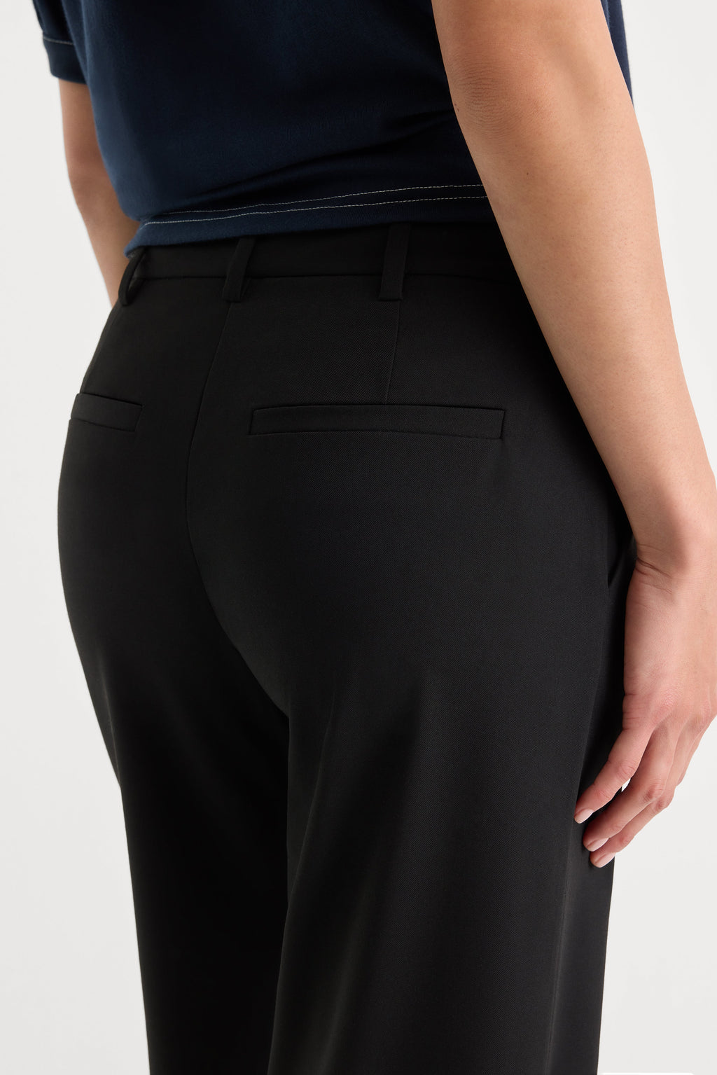 THE LOW RISE STRAIGHT LEG TROUSER BLACK001