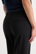 THE LOW RISE STRAIGHT LEG TROUSER BLACK001