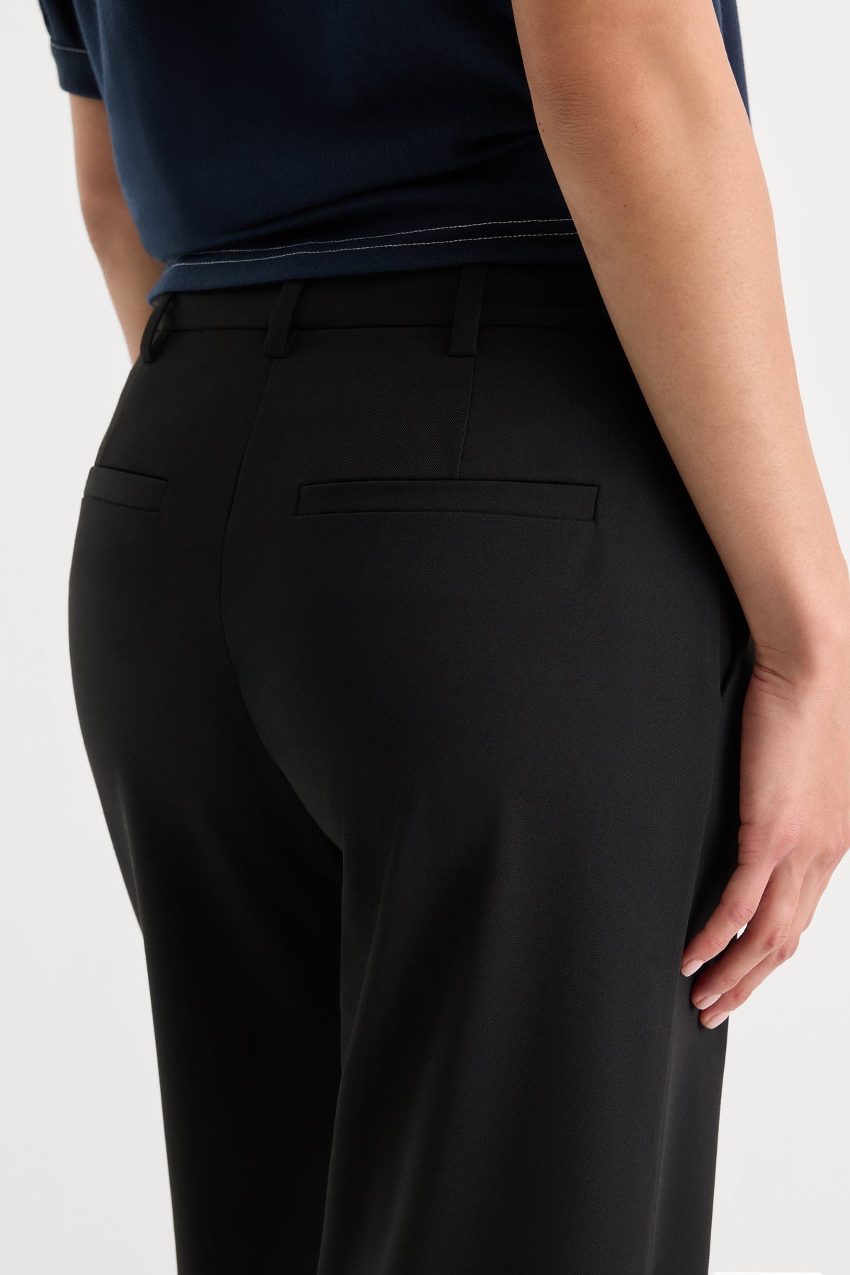 THE LOW RISE STRAIGHT LEG TROUSER BLACK001
