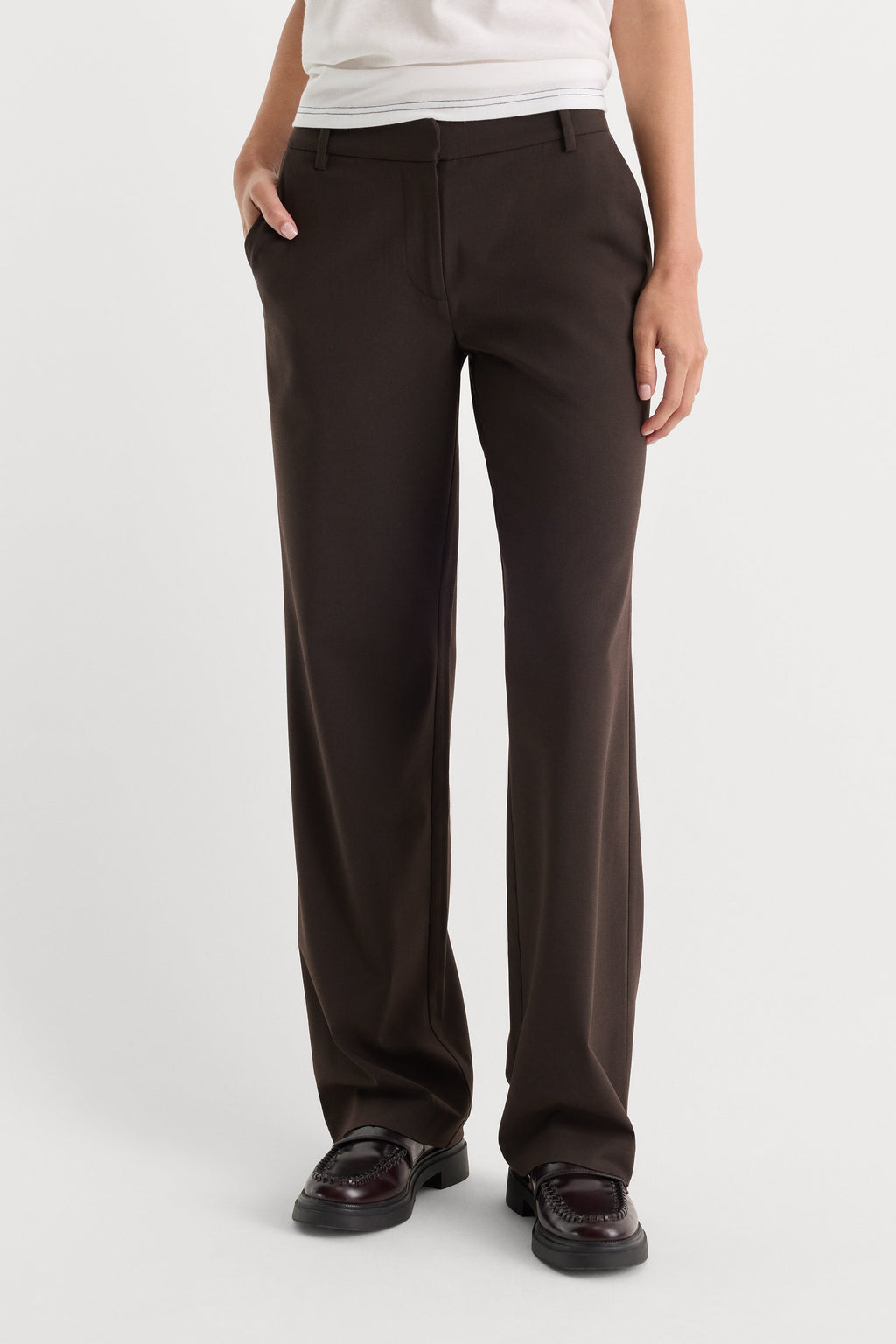 THE LOW RISE STRAIGHT LEG TROUSER ESPRESSO