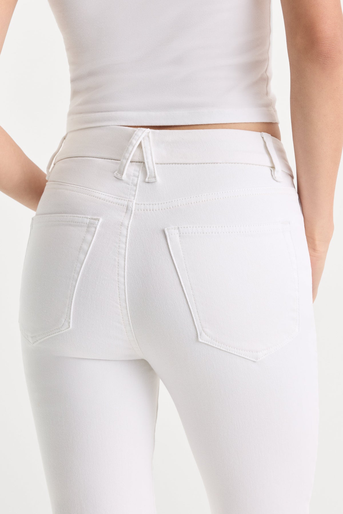 ALWAYS FITS GOOD LEGS STRAIGHT JEANS WHITE001