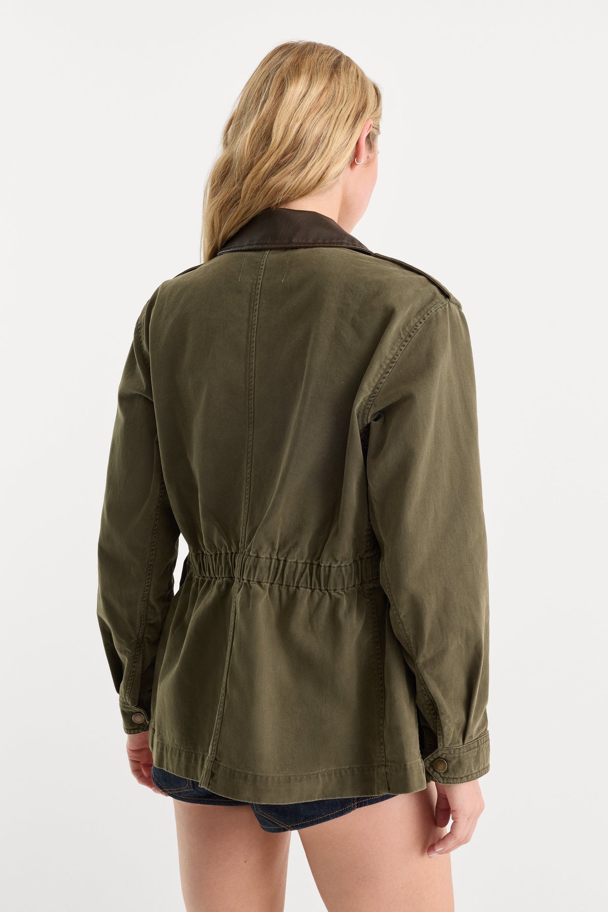 THE FIELD JACKET TEA BARK