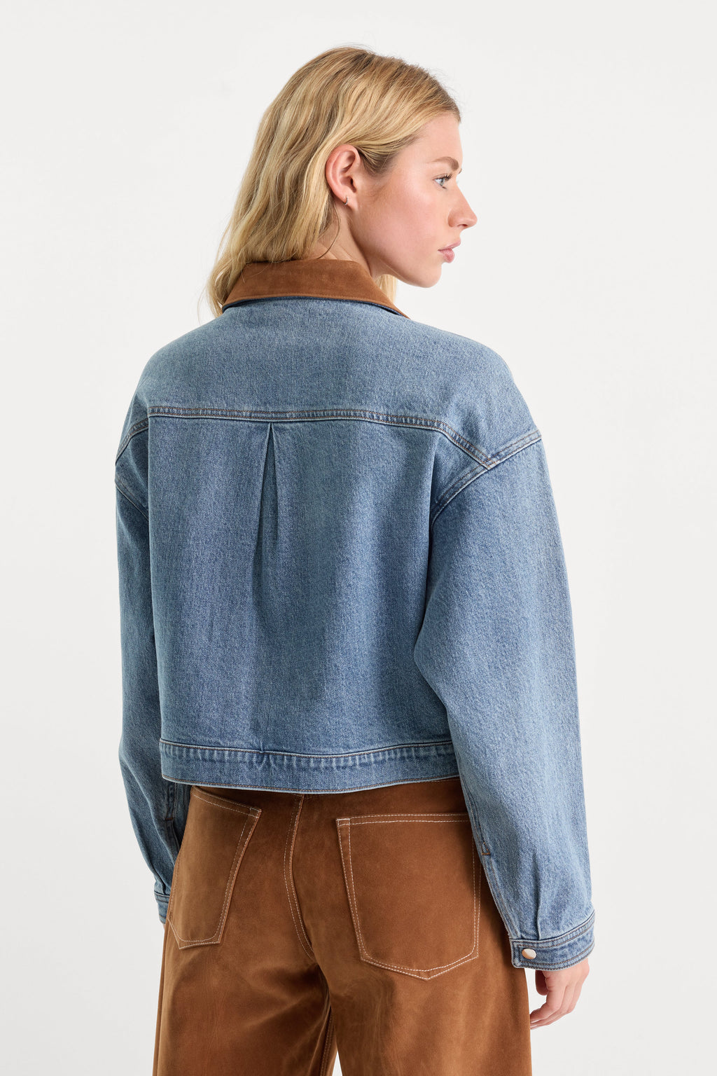THE DENIM SWING CROPPED JACKET AMBER