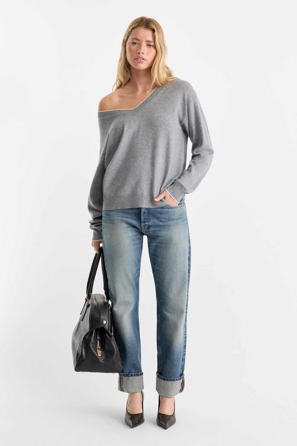 THE COZY V NECK SWEATER HEATHER GREY001