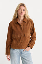 THE SUEDE BOXY JACKET CAFE CLAY