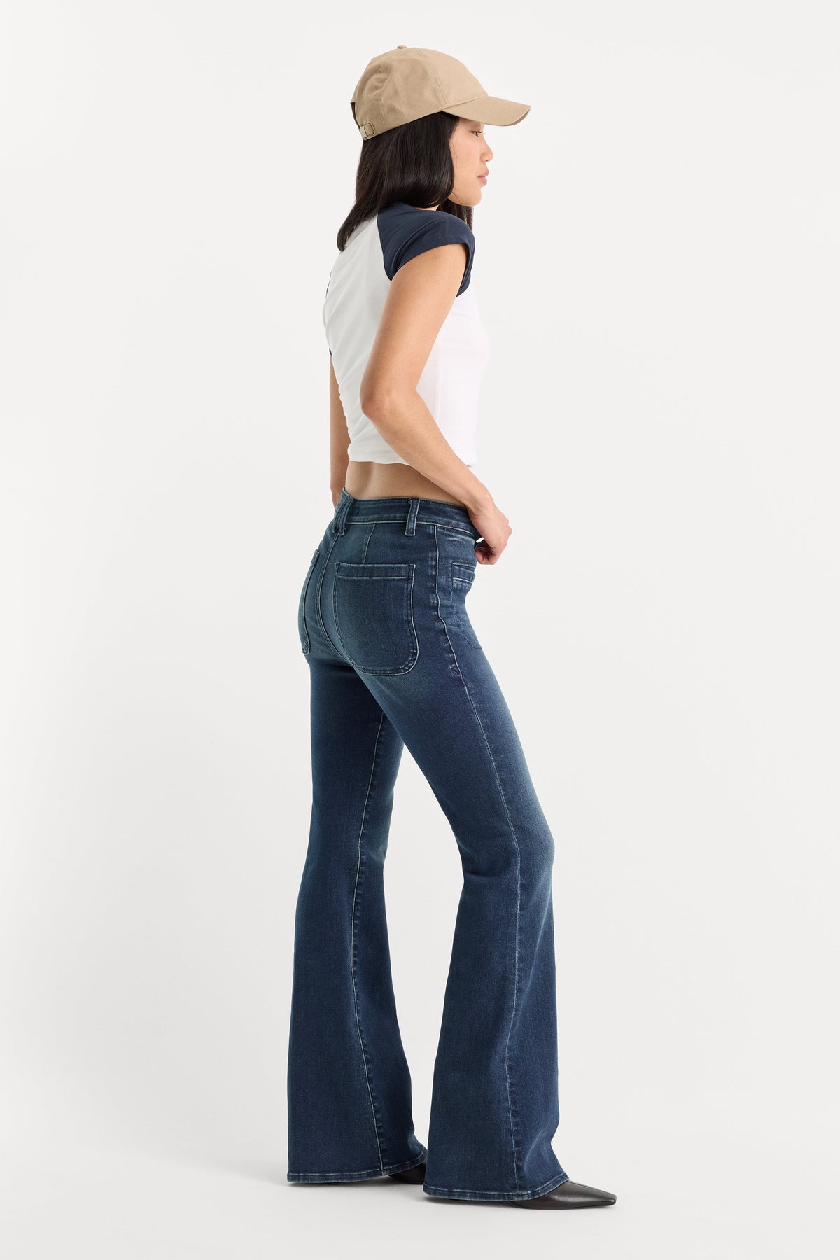 GOOD PETITE FLARE JEANS LYRICAL