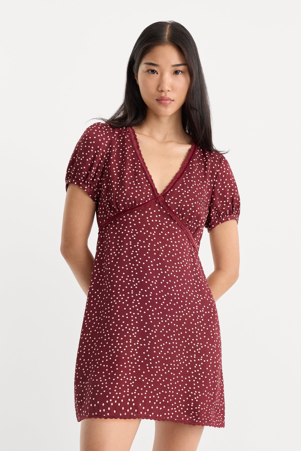 THE WOVEN V NECK DRESS BERRY NOIR PRINT