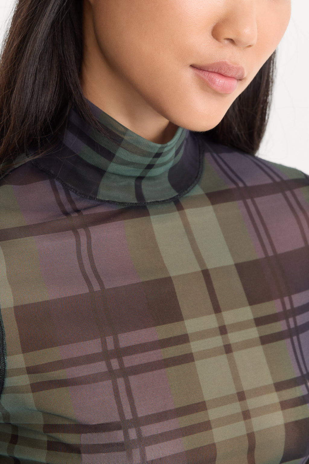 THE MESH TURTLENECK NAVY AND GREEN PLAID