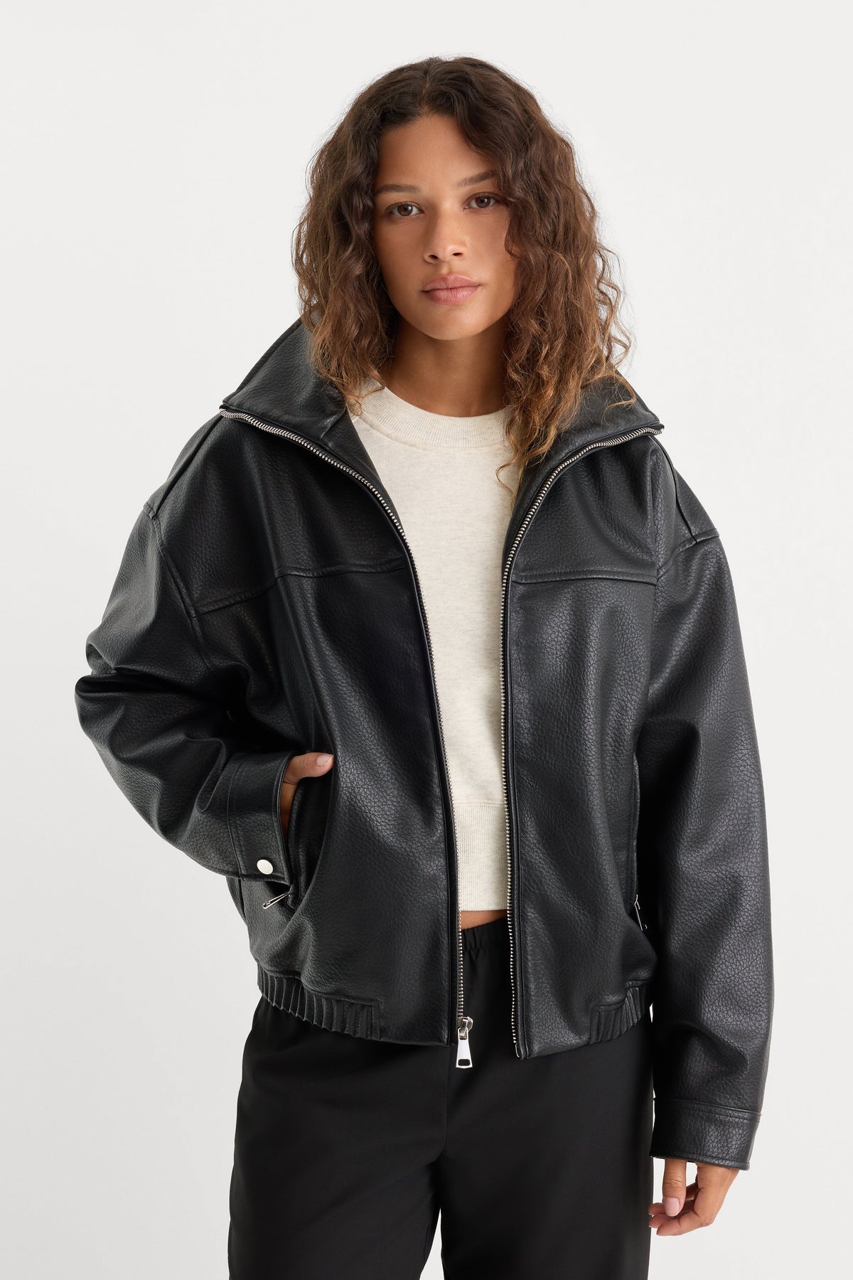 THE BETTER THAN LEATHER FUNNEL JACKET BLACK001