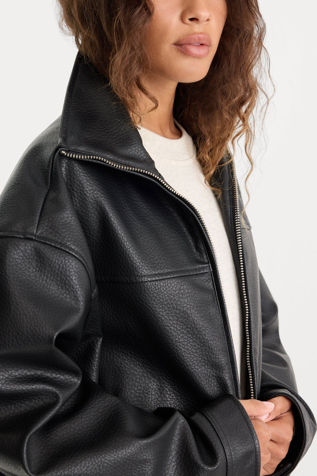 THE BETTER THAN LEATHER FUNNEL JACKET BLACK001
