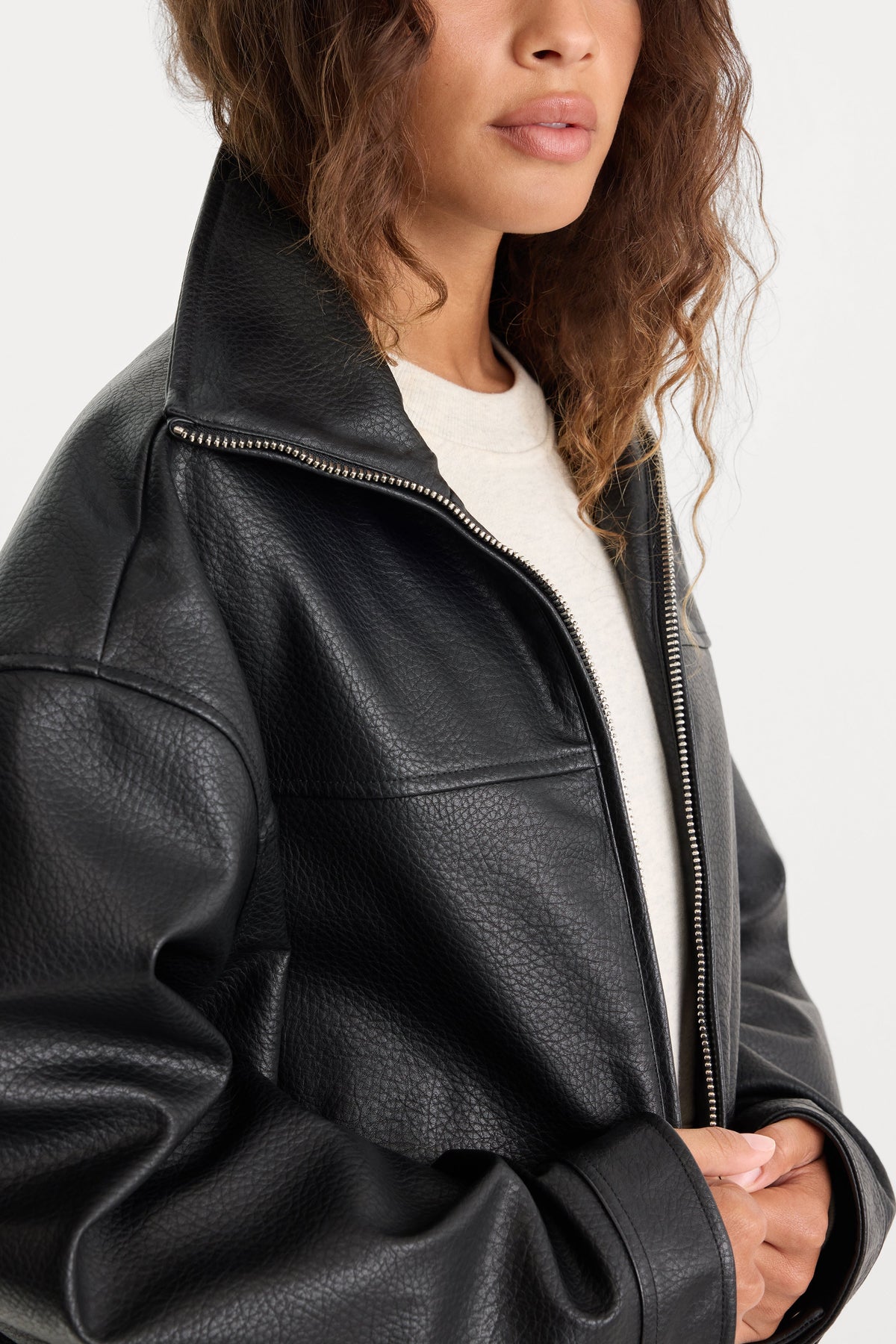 THE BETTER THAN LEATHER FUNNEL JACKET BLACK001
