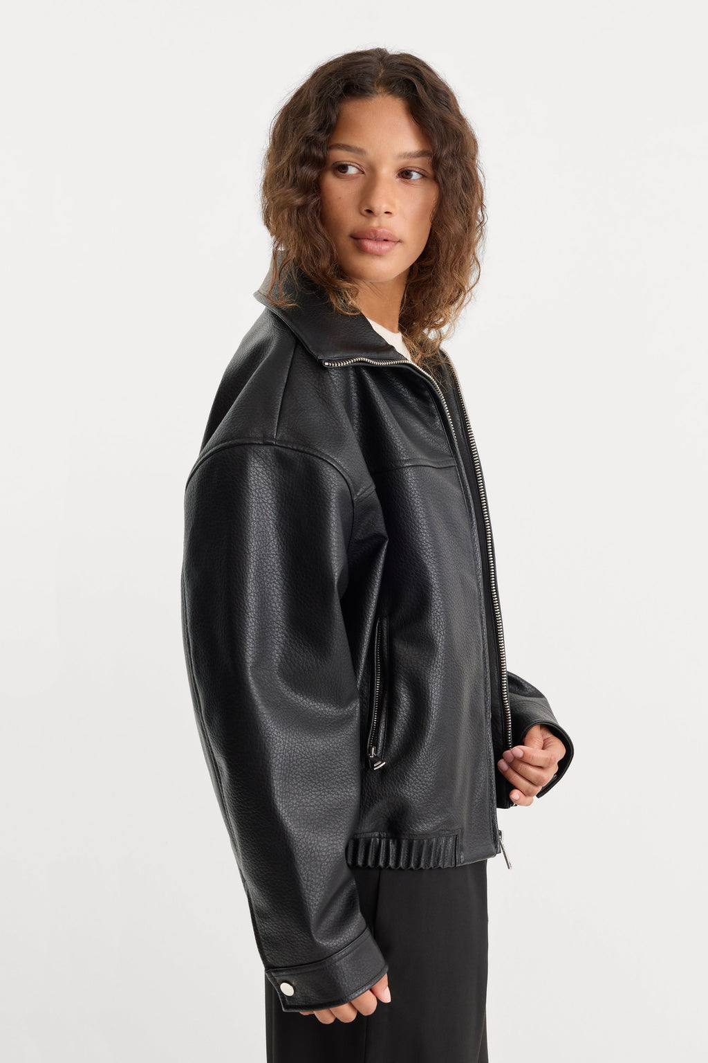 THE BETTER THAN LEATHER FUNNEL JACKET BLACK001