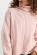 THE OVERSIZED TURTLENECK SWEATER BLUSH