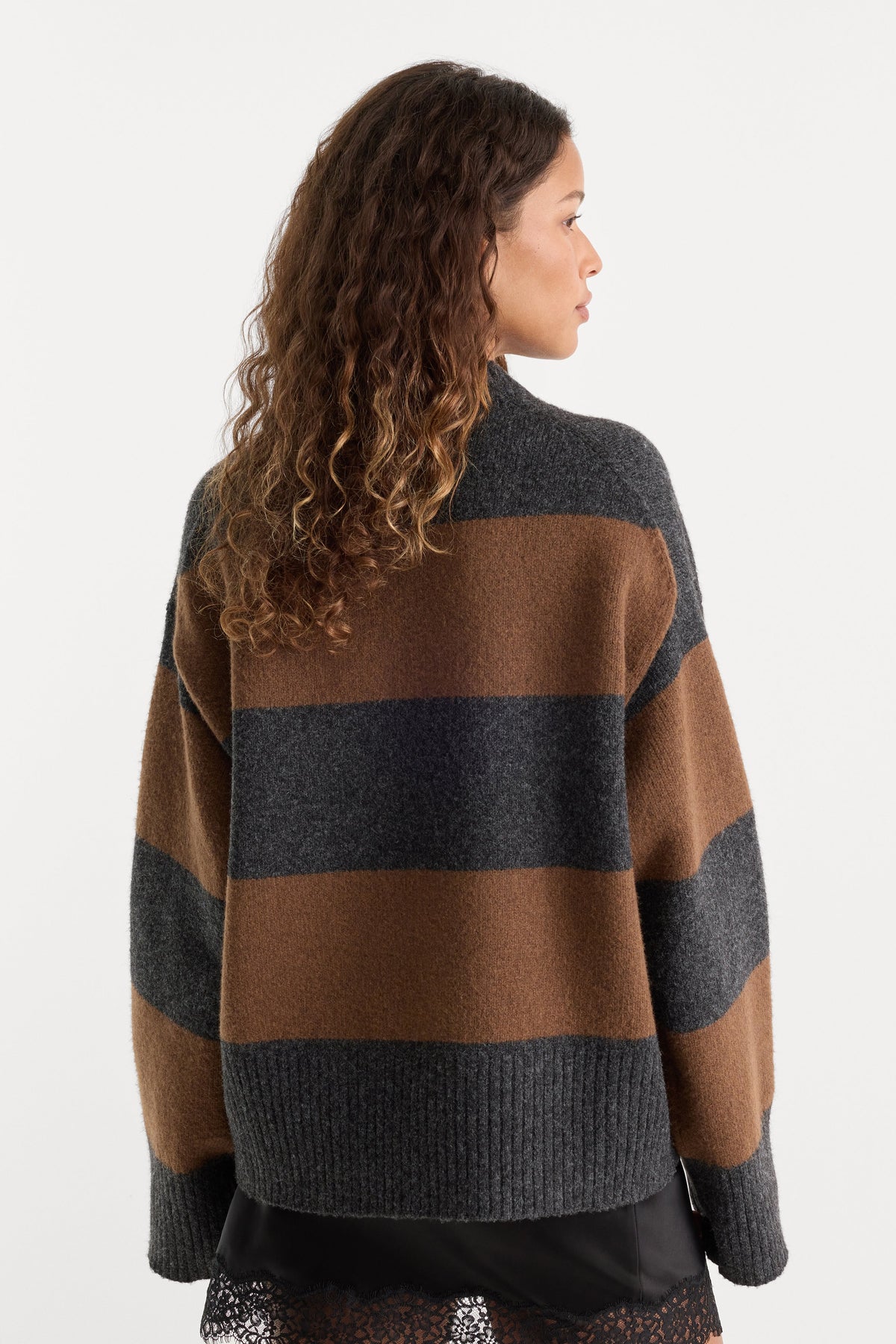 THE OVERSIZED CREW SWEATER CHARCOAL BROWN STRIPE