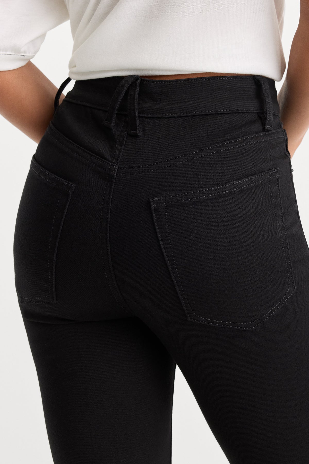 ALWAYS FITS GOOD PETITE BOOTCUT JEANS BLACK001